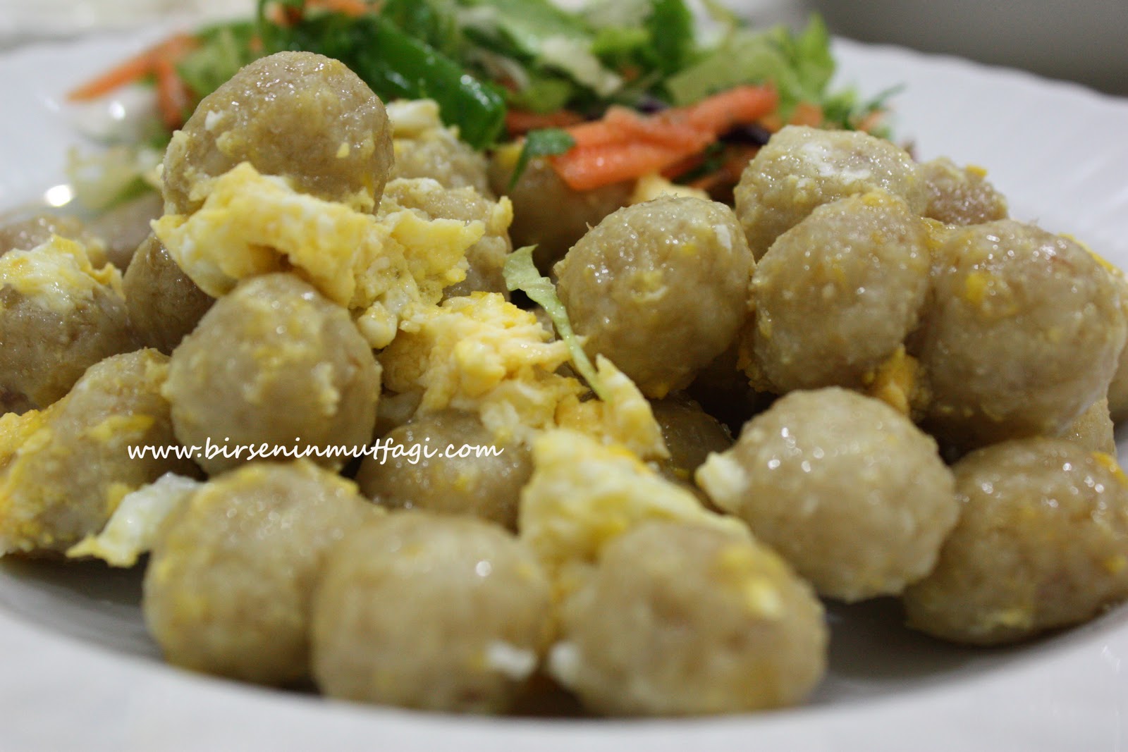 Yumurtalı Yumru Köfte Tarifi – Köfte Tarifleri Yumurtalı Yumru Köfte Tarifi – Köfte Tarifleri