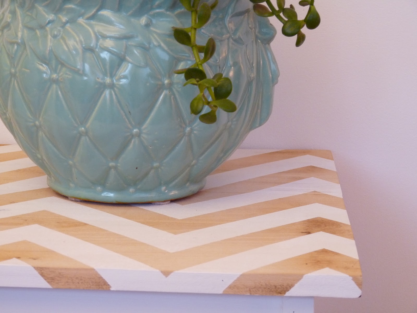 DIY chevron table DIY chevron table