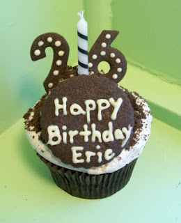 Eric%27s+26th+Birthday+Cupcake.jpg