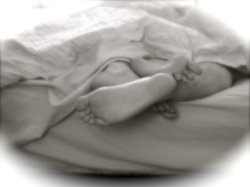 [couple-in-bed.jpg]