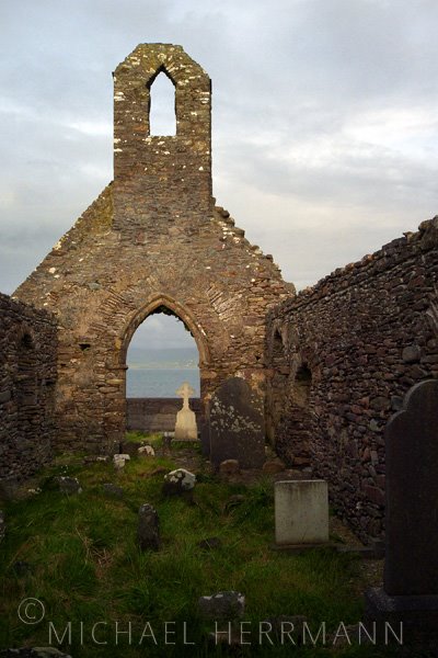 [P1000482ballinskelligsabbey.jpg]