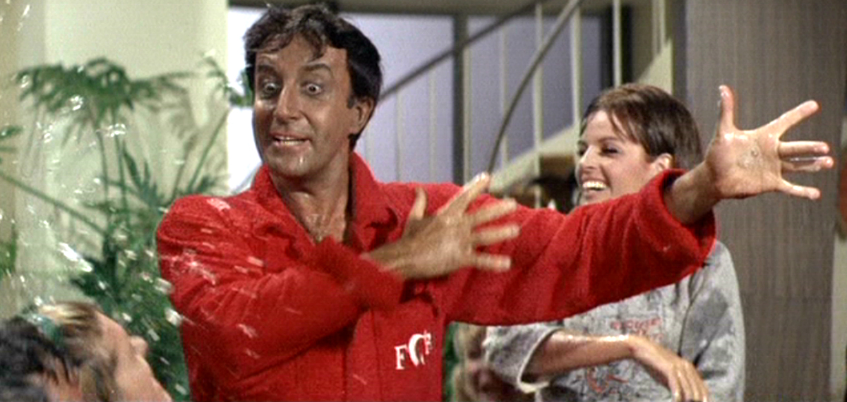 наталья борисова в фильме вечеринка 1968. Claudine longet 1968 года любовь голубая. вечеринка фильм. вечеринка (the party) 1968. опасная вечеринка фильм.