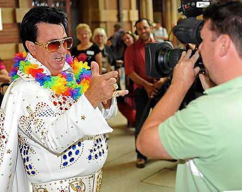 [Elvis+Presley2.jpg]