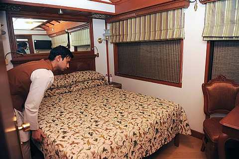 [-India-tourism-rail-travel2.jpg]