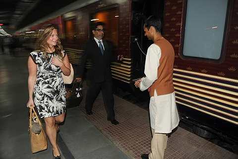 [-India-tourism-rail-travel3.jpg]