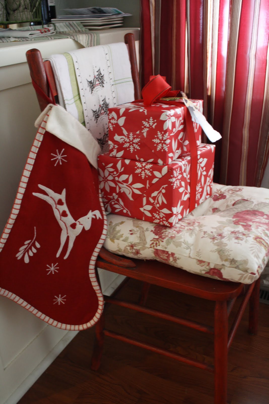 Life on Sandy Point Christmas Decor 2010