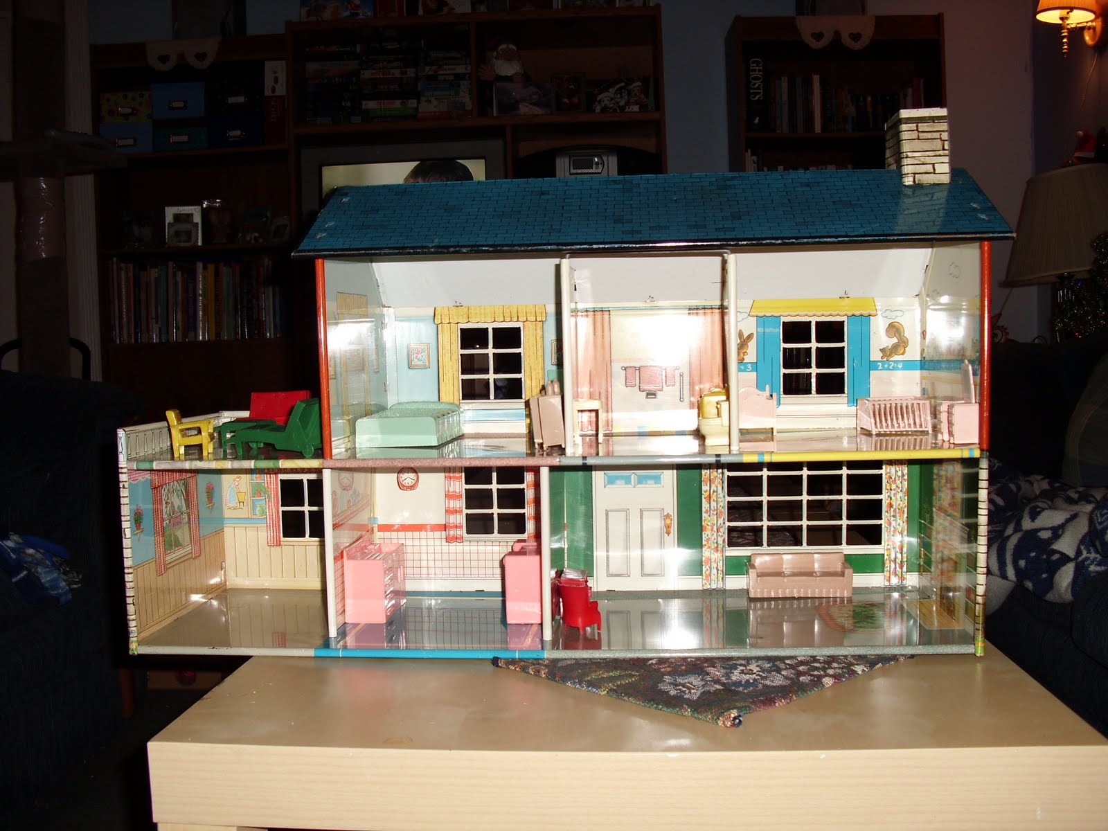 metal dollhouse