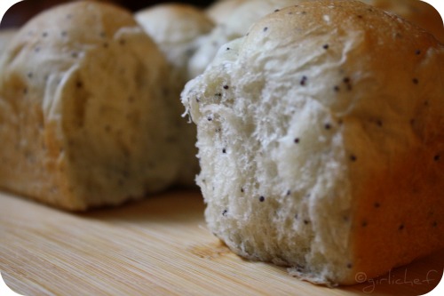 Soft, Pull-Apart Poppy Seed Rolls