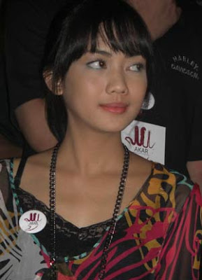 Foto Telanjang Artis Seksi Indonesia: Ririn Dwi Ariyanti