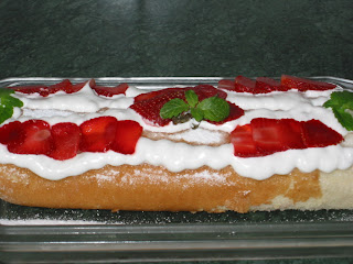 STRAWBERRIES ON A ROll...Nice 'n' Light Dessert