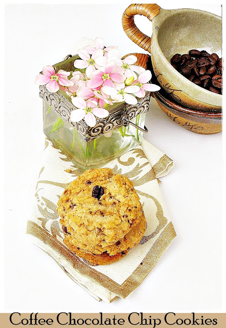 Baking| COFFEE CHOCOLATE-CHIP COOKIES... and a winner for the ice-cream maker giveaway!