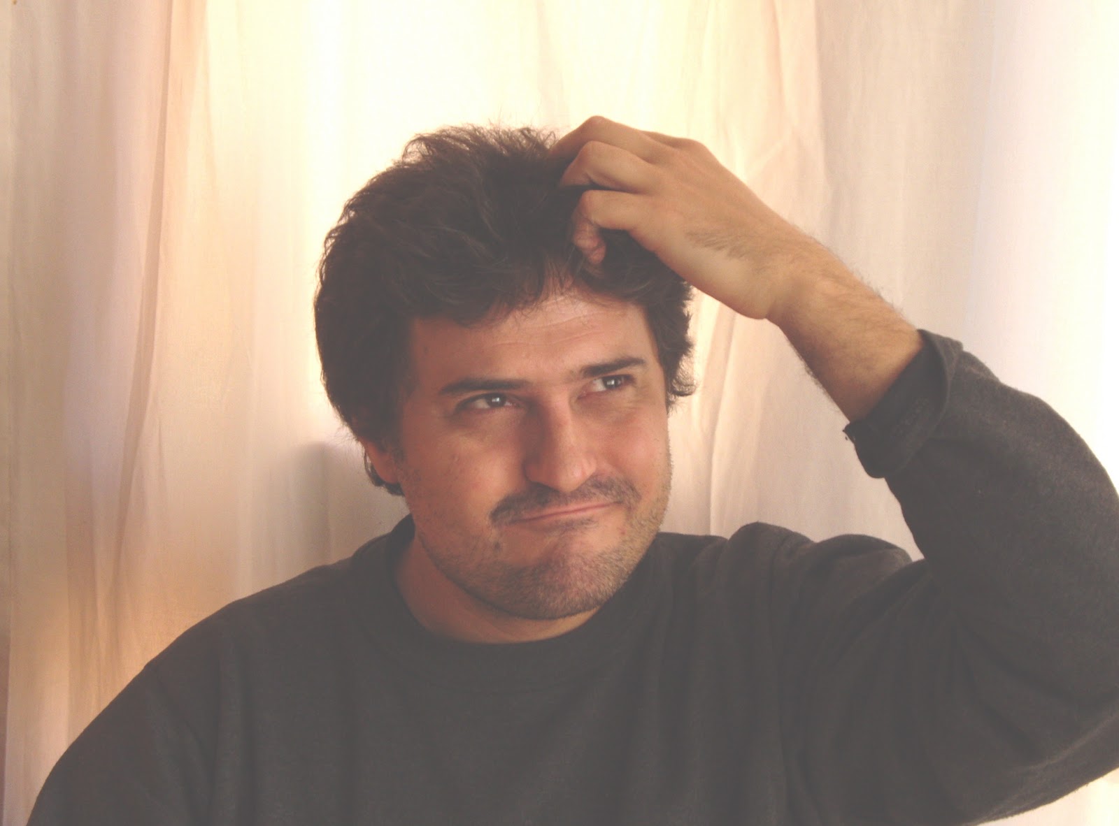 SIMPATÍA POR EL RELATO Los autores Juan Abarca