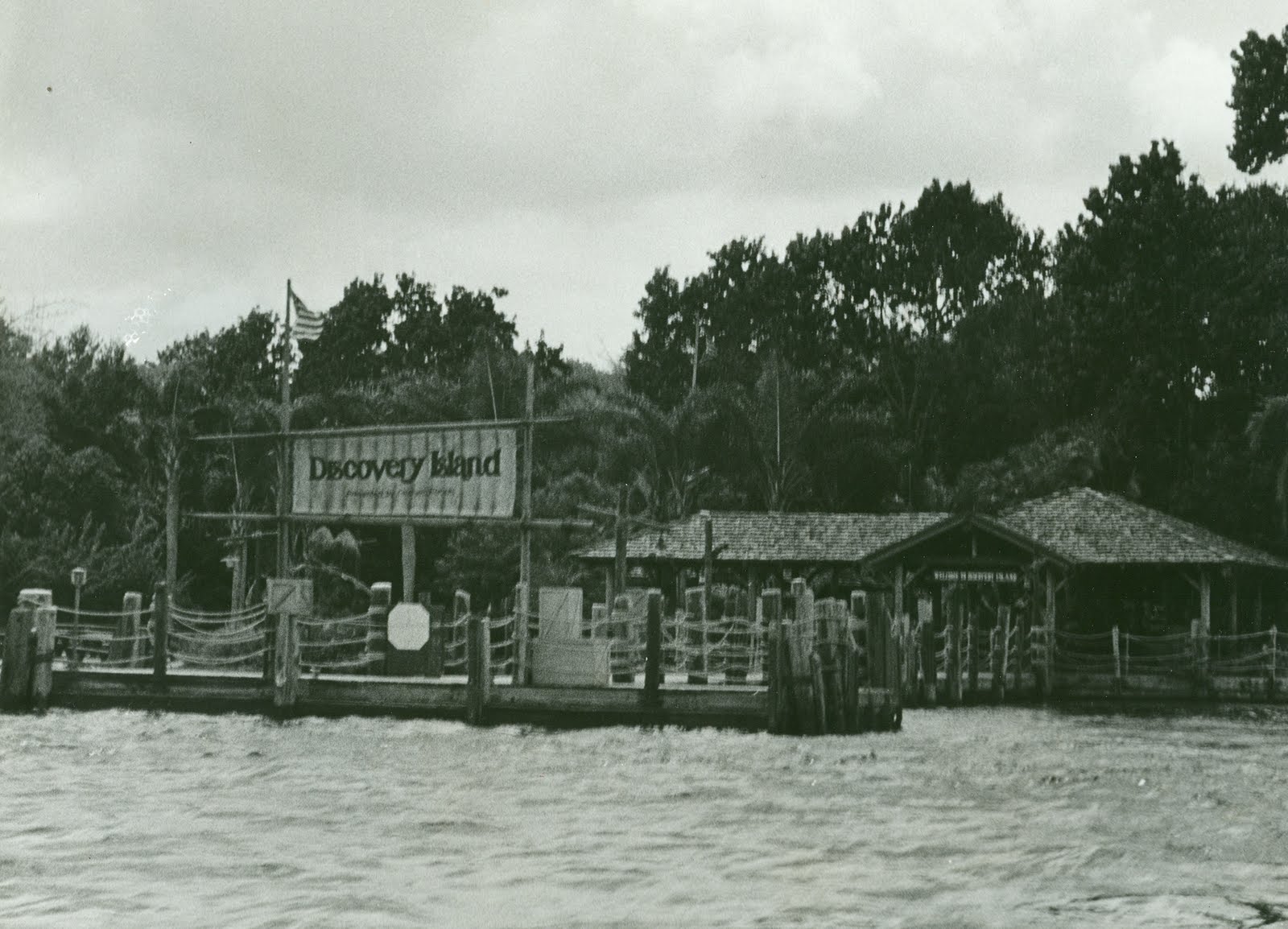 Disney Vacation Kingdom Discovery Island