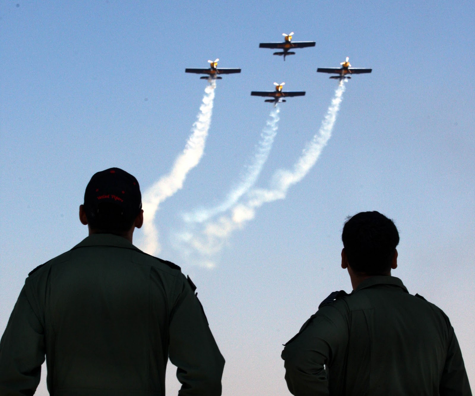 Display+of+Red+Bull+Air+craft+formation+at+AERO+INDIA+2011+at+Yalahanka+Airport+Banglore%252C+on+08th+Feb+2011%2528BOBDE%2529.jpg