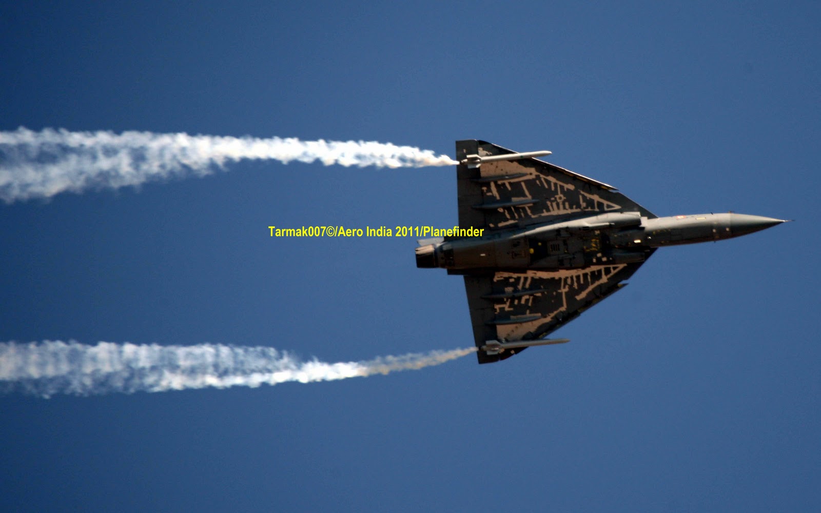 Tejas+Aircraft+flying+at+yalahanka+Bangalore+on+08-02-2011+VKSL3641+%2528+VKS%2529.JPG