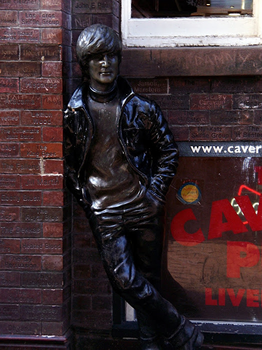 JOHNN LENNON