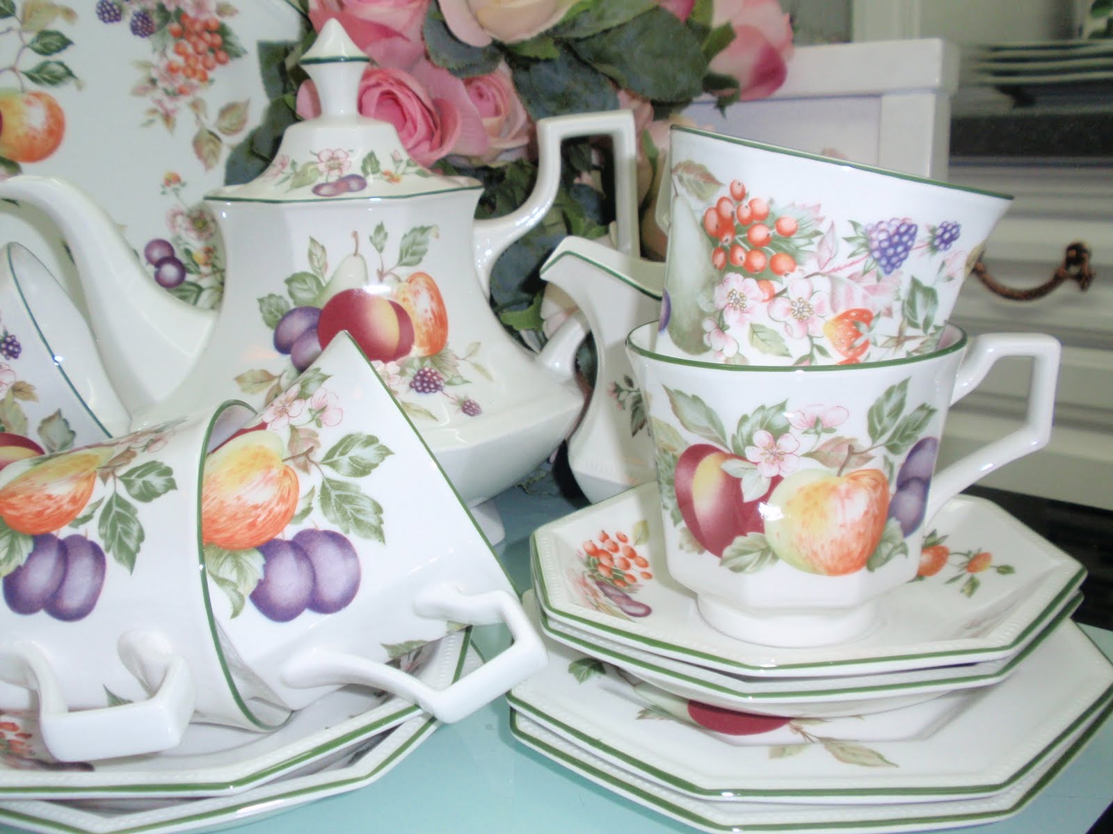 Lovely Treasures from English Garden Fresh Fruits Johnson Brothers