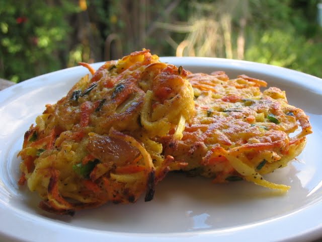 [zucchini+carrot+torte.JPG]