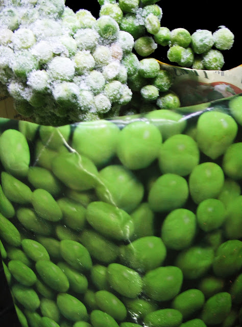 frozen peas in plastic packet