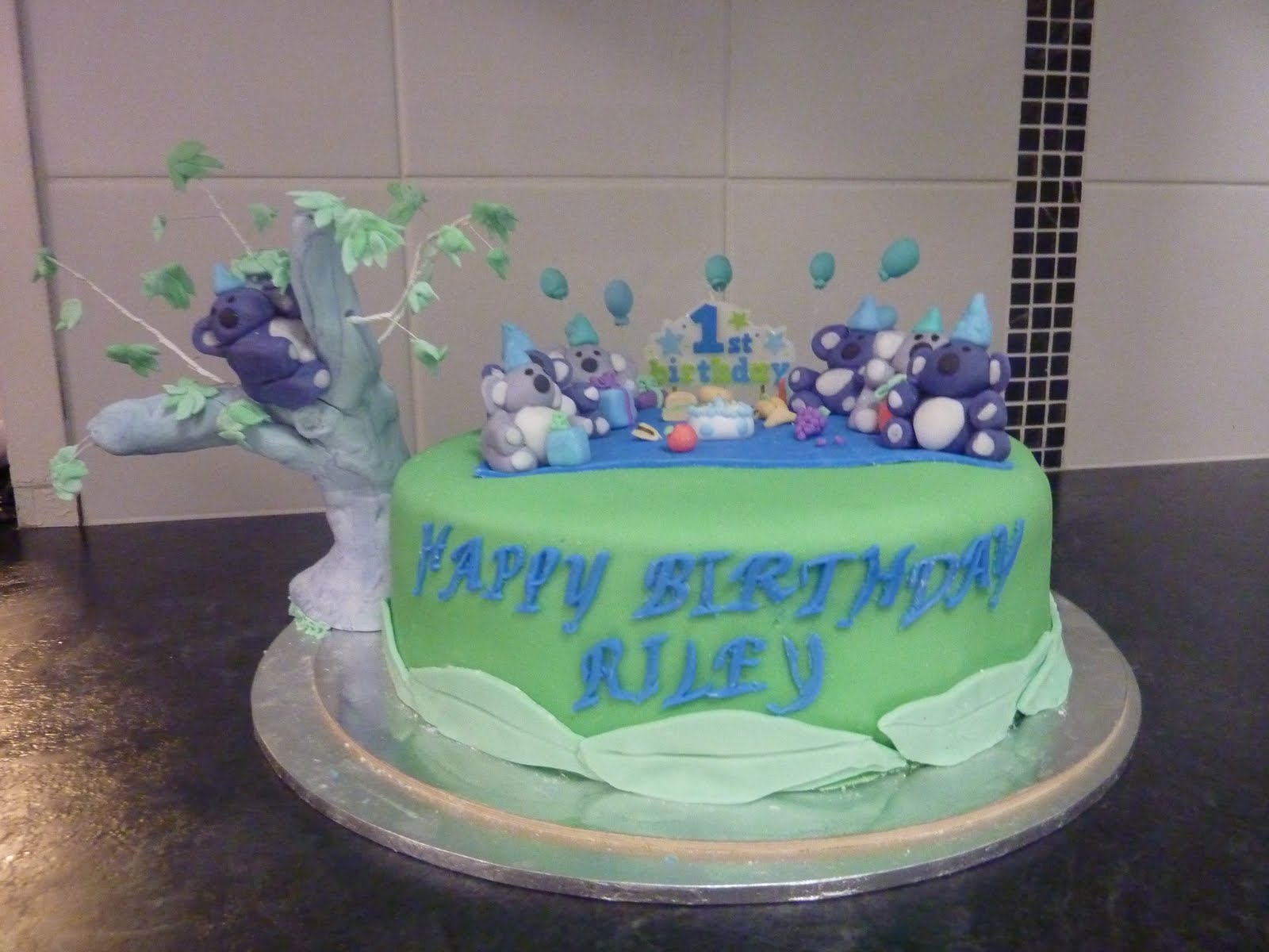 Deb's Cakes and Cupcakes: Koala Cake