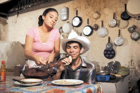 Amor Y Frijoles Pelicula Hondureña Completa Online Gaspar, El Lugareño: (al cine) la universalidad del amor, el arroz y