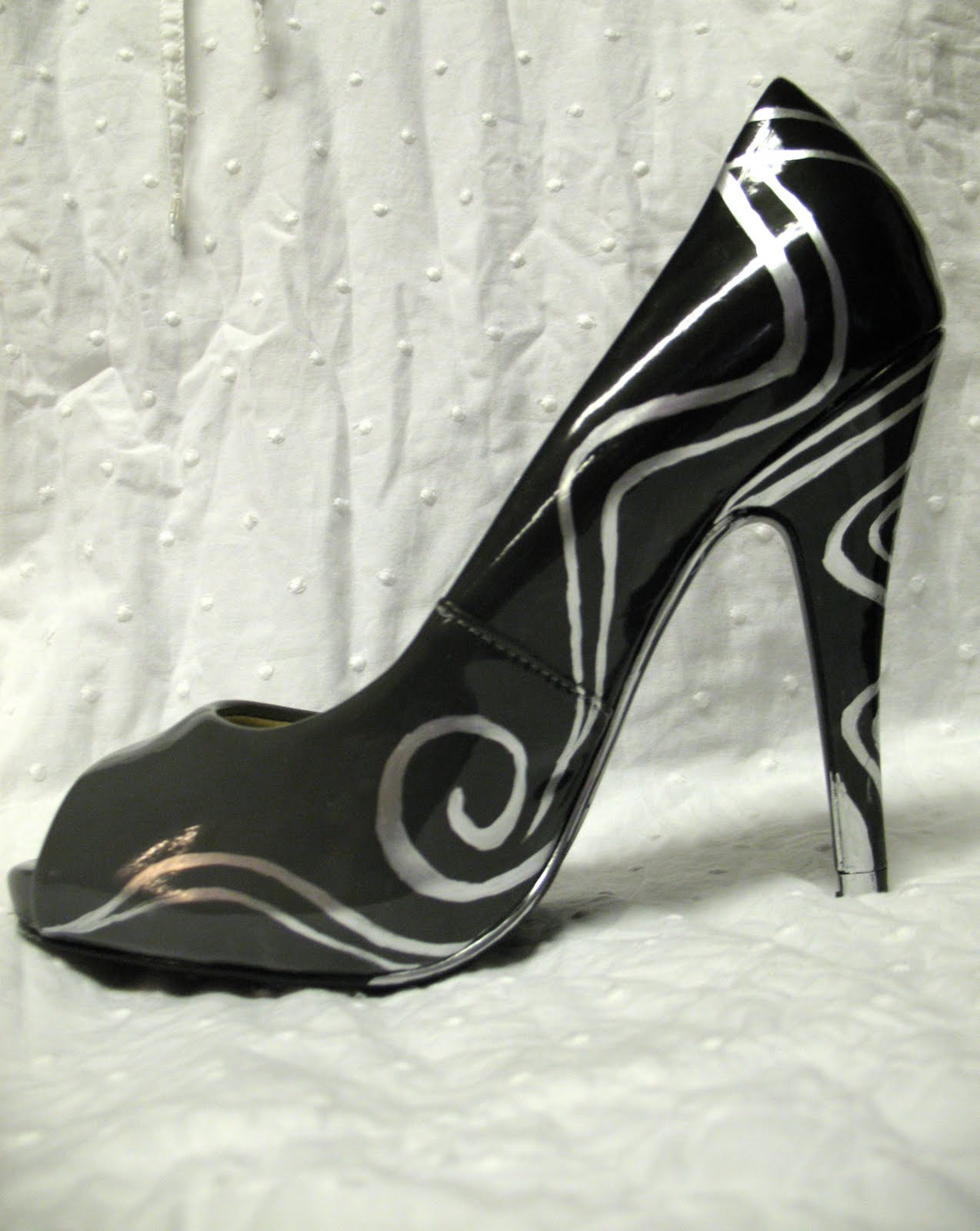 metallic shoe paint