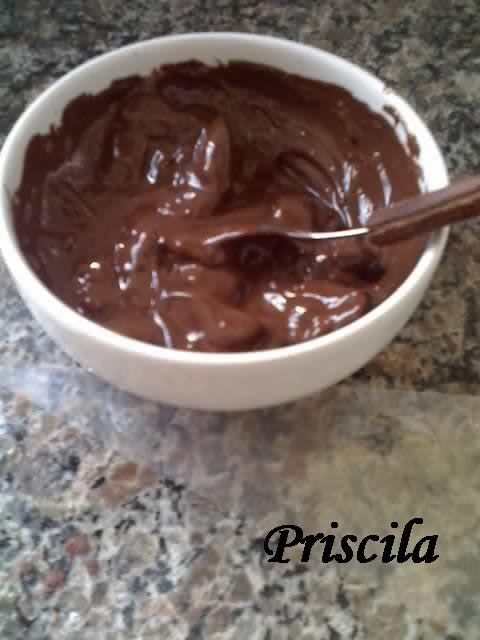 [GOTAS+DE+CHOCOLATE+DA+PRISCILA+(3).jpg]