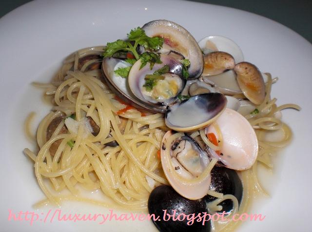 Italian Cooking White Wine Spaghetti Alla Vongole Recipe spaghetti alla vongole recipe