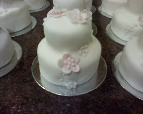 [Mini+wedding+cake.jpg]