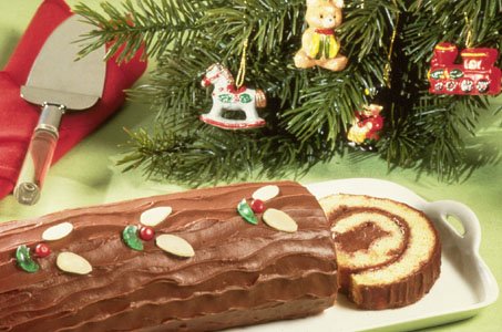 https://4.bp.blogspot.com/_6EiH1UUlTeY/SkJWf9dwLCI/AAAAAAAAAPE/FJGH2MBrwaU/s1600/chocolate-almond-yule-log.jpg