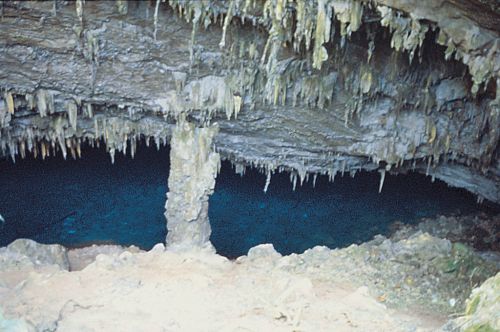 [Gruta+do+lago+azul+06.jpg]