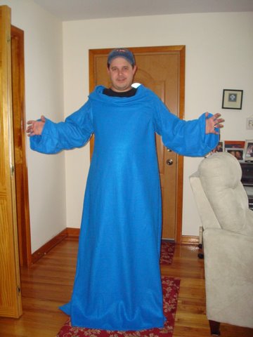 [snuggie1.JPG]
