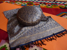 Cojín con foulard de seda India