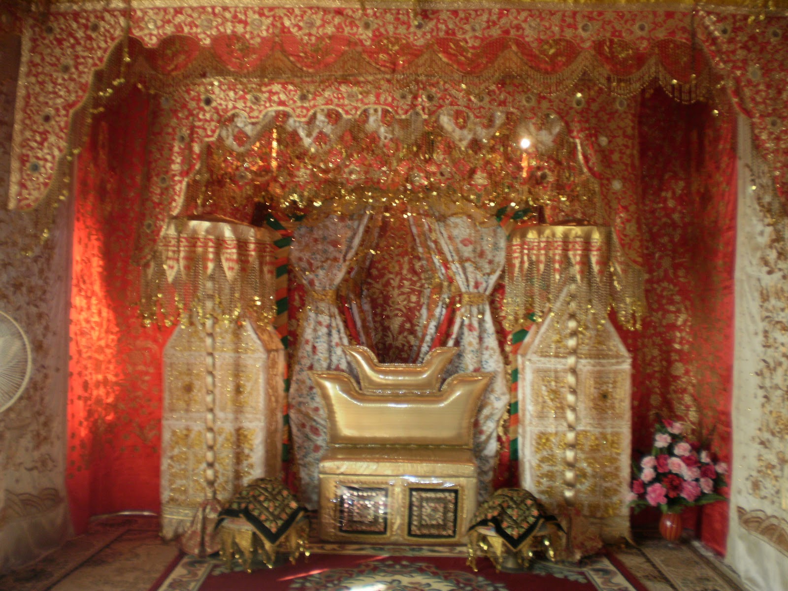 Modelman Sulaman Emas Pelaminan Minang Modelman Sulaman Emas Pelaminan Minang
