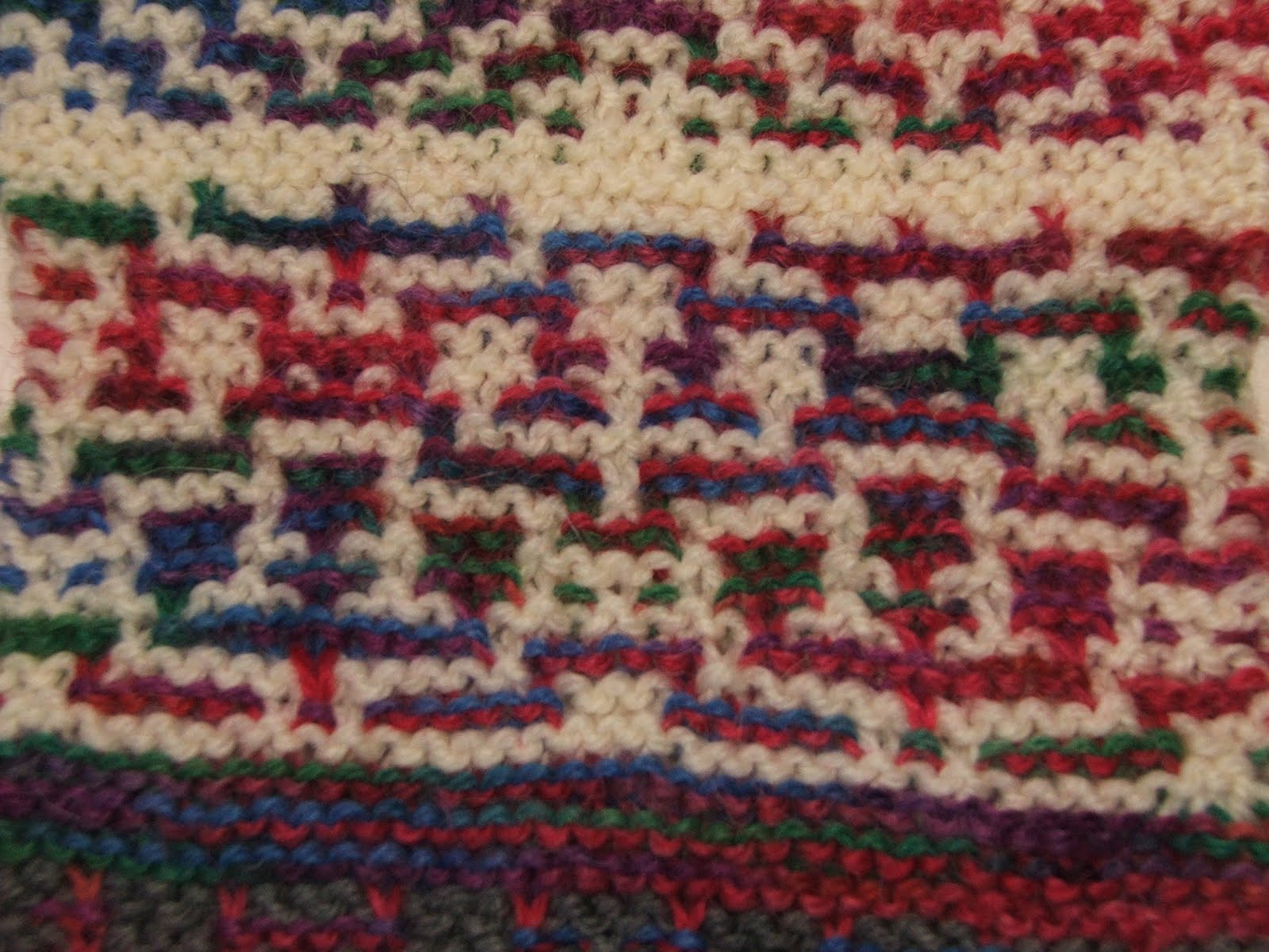 knitting-therapy-experiments-in-mosaic-knitting