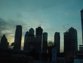[dubaiskyline.jpg]