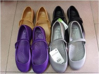 alice crocs size 5