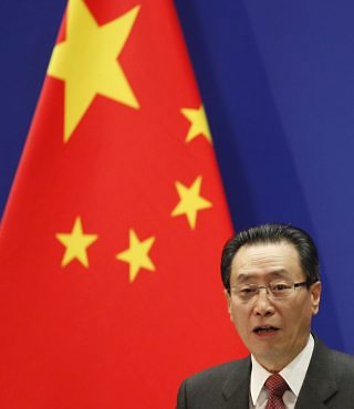 Internacional China pede discussões