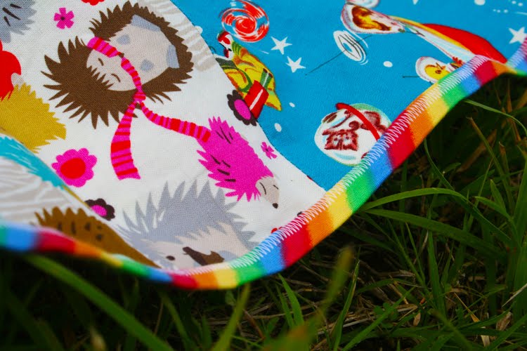 PICNIC BLANKET ROYALTY LOYALTY
