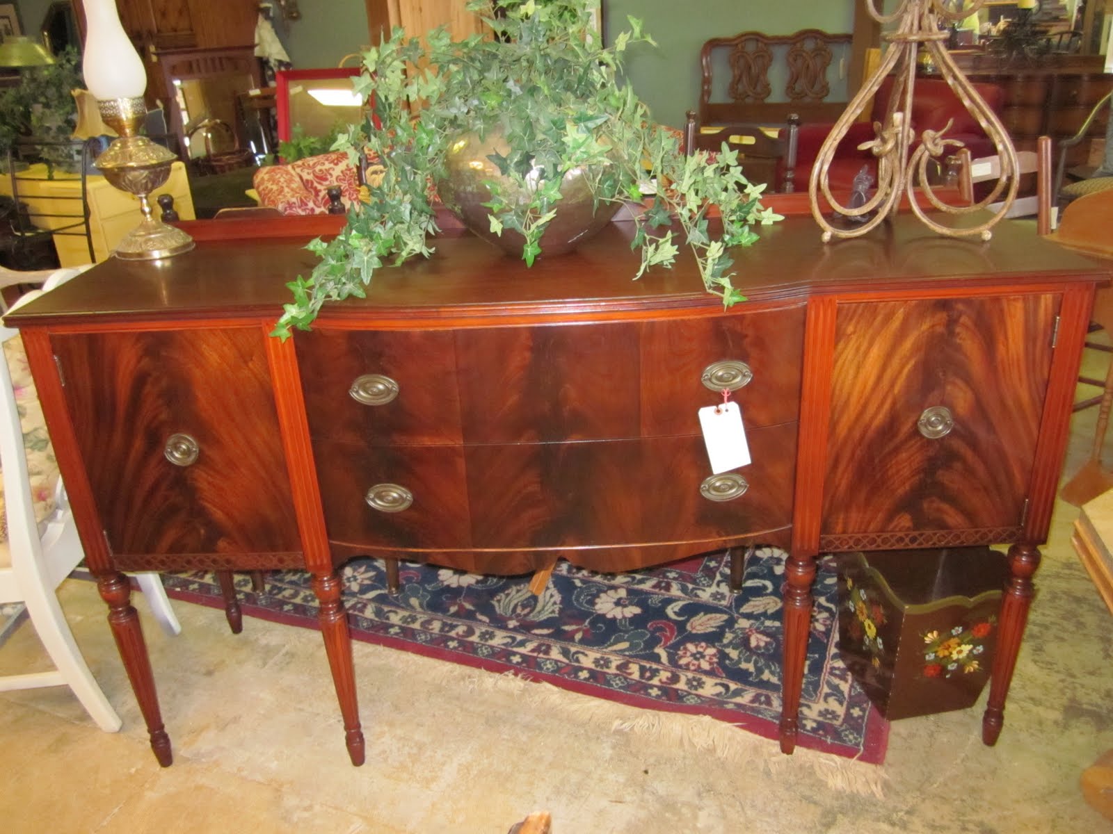 REUSED Consignment Furniture REUSED FURNITURE LIVE AUCTION, WEDNESDAY