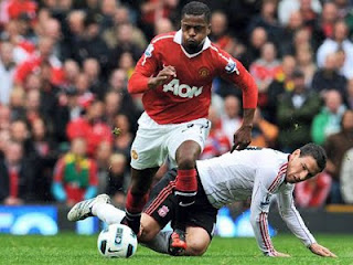Evra man utd, New contract Manchester United