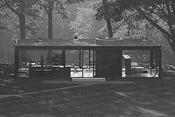 [250px-Glass_house_philip_johson_architecture_new_canaan_ct.jpg]