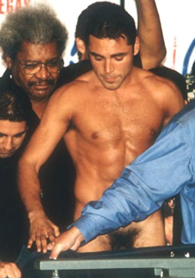 Oscar De La Hoya Naked Weigh In 54