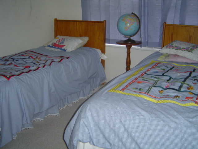 [kids'+bedroom.JPG]