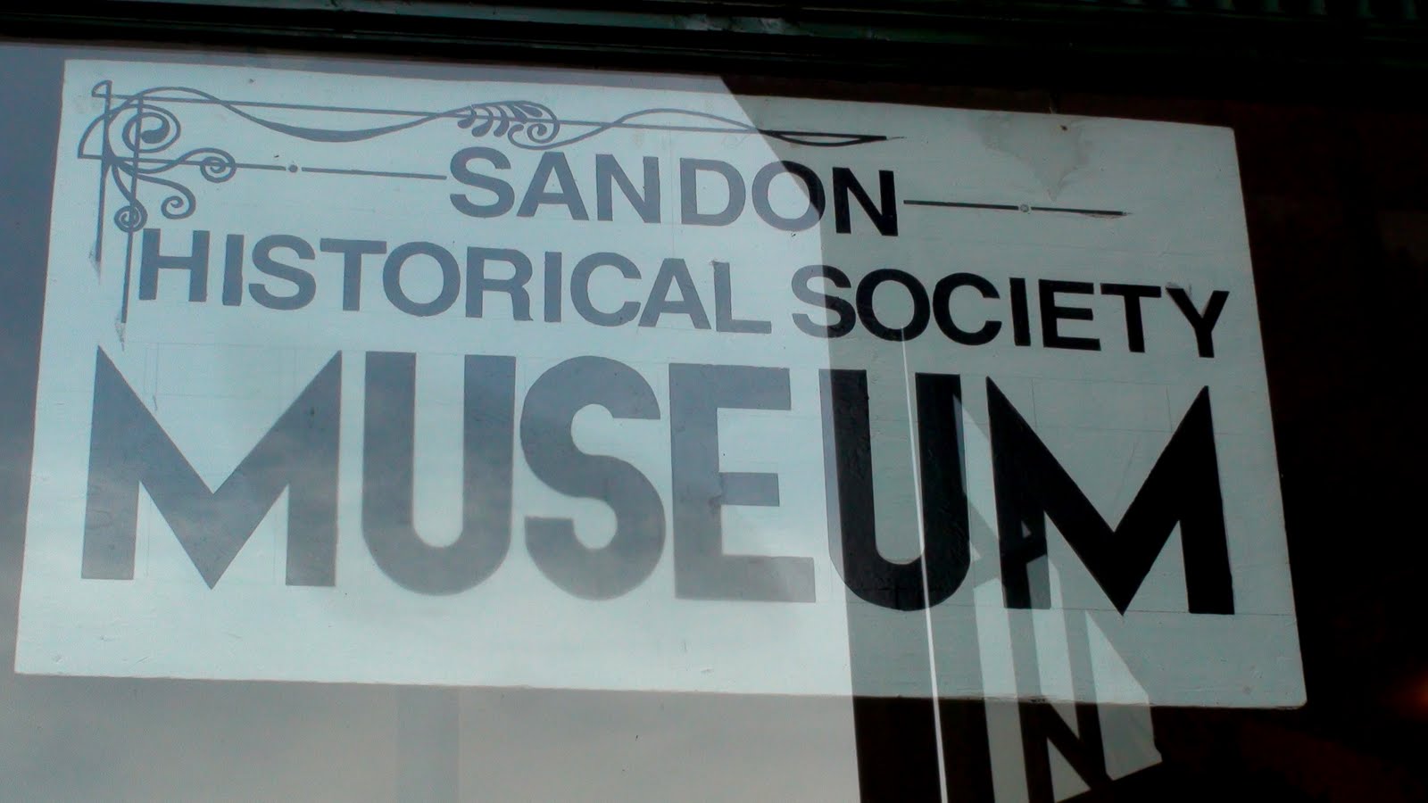 About 10km before New Denver we decide to explore the ghost town of