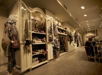 Almatrichi, flagship store BCN Suits & Shirts & Shirts