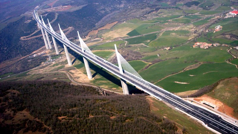 Francia | Il Viadotto di Millau. Il ponte più alto d'Europa