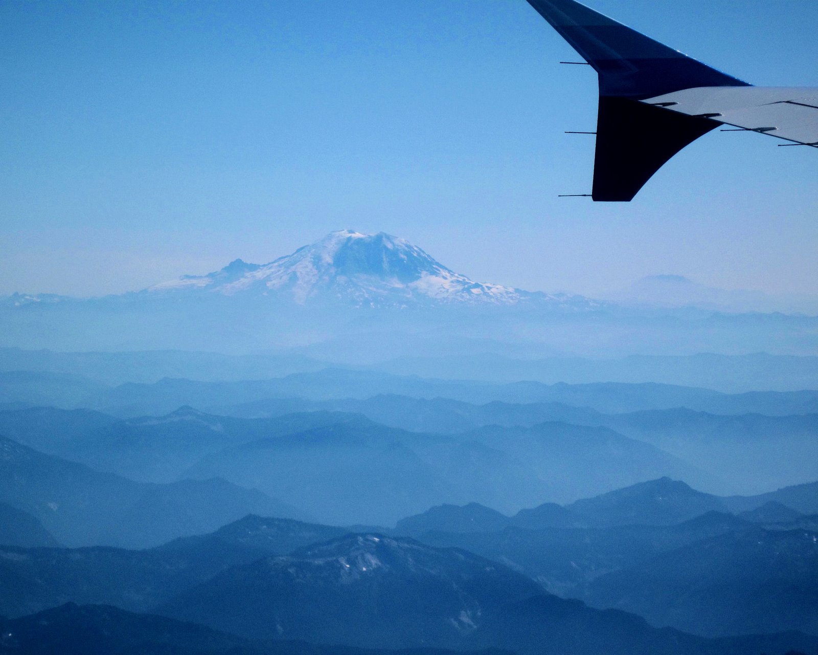 [Mt+Rainer+from+the+Air+1.jpg]