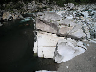 Cangrejal River rocks