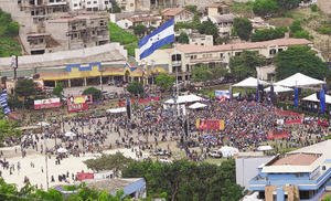 ALBA signing crowd in Honduras